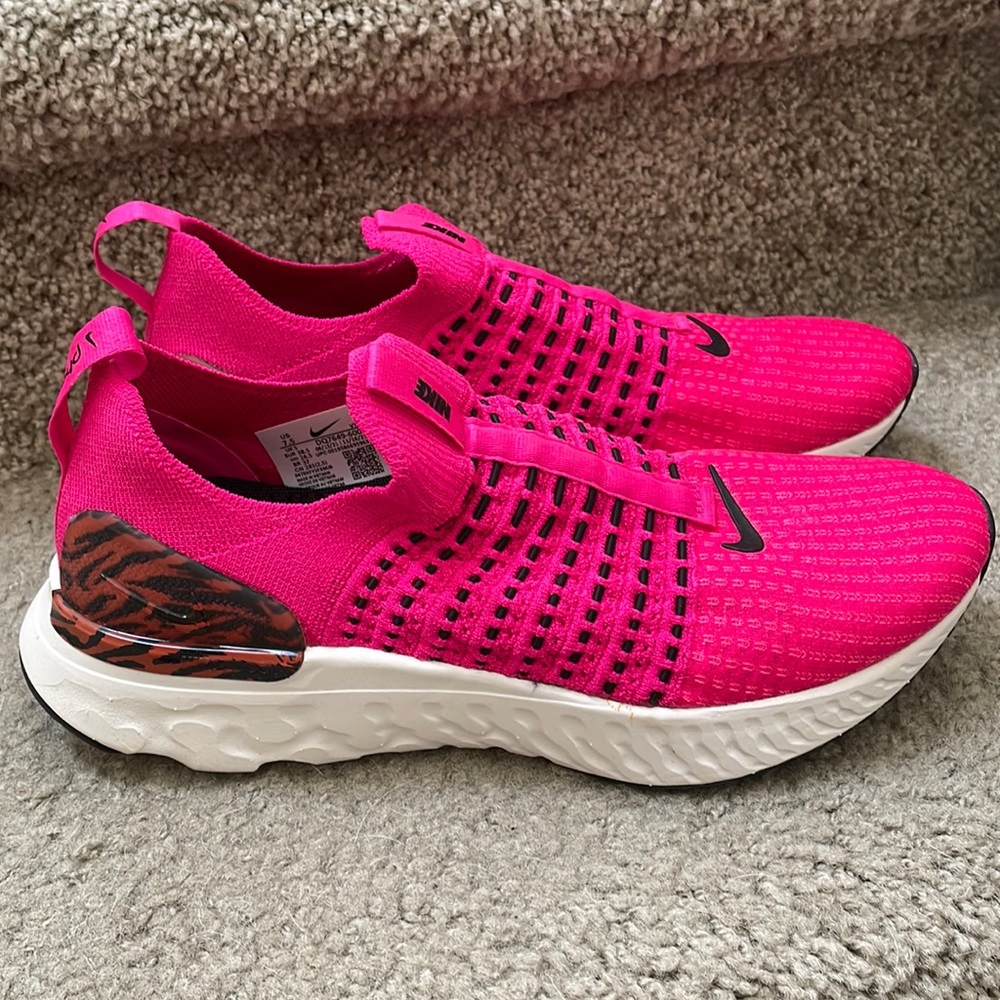Nike Women’s React Phantom Run Flynit 2